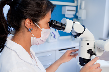 マイクロスコープで治療 マイクロスコープで治療